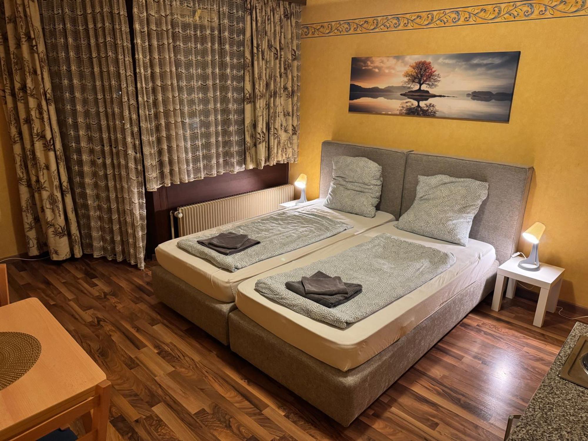 Hertingen Beny Hotel Restaurant מראה חיצוני תמונה